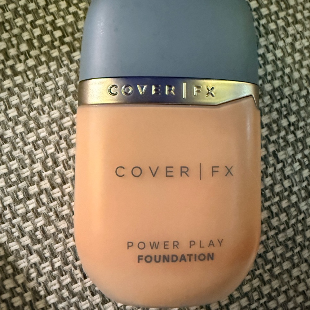 COVER FX Power Play Foundation in Warm Beige - Picture 3 of 3